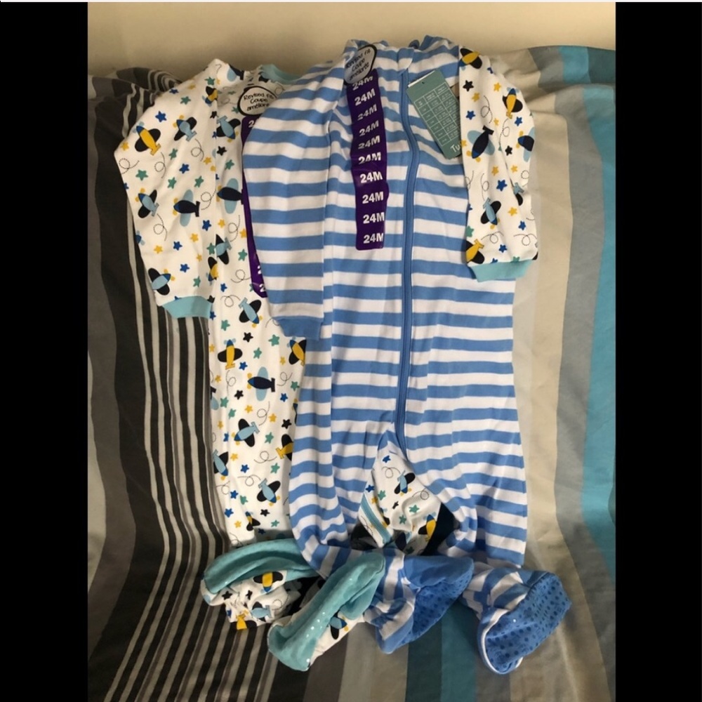 Infant sleepwear